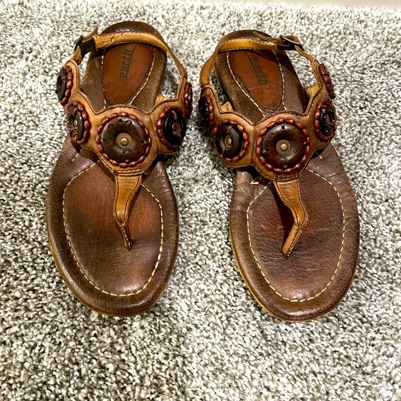 Earth Sandals - Picture 2 of 8